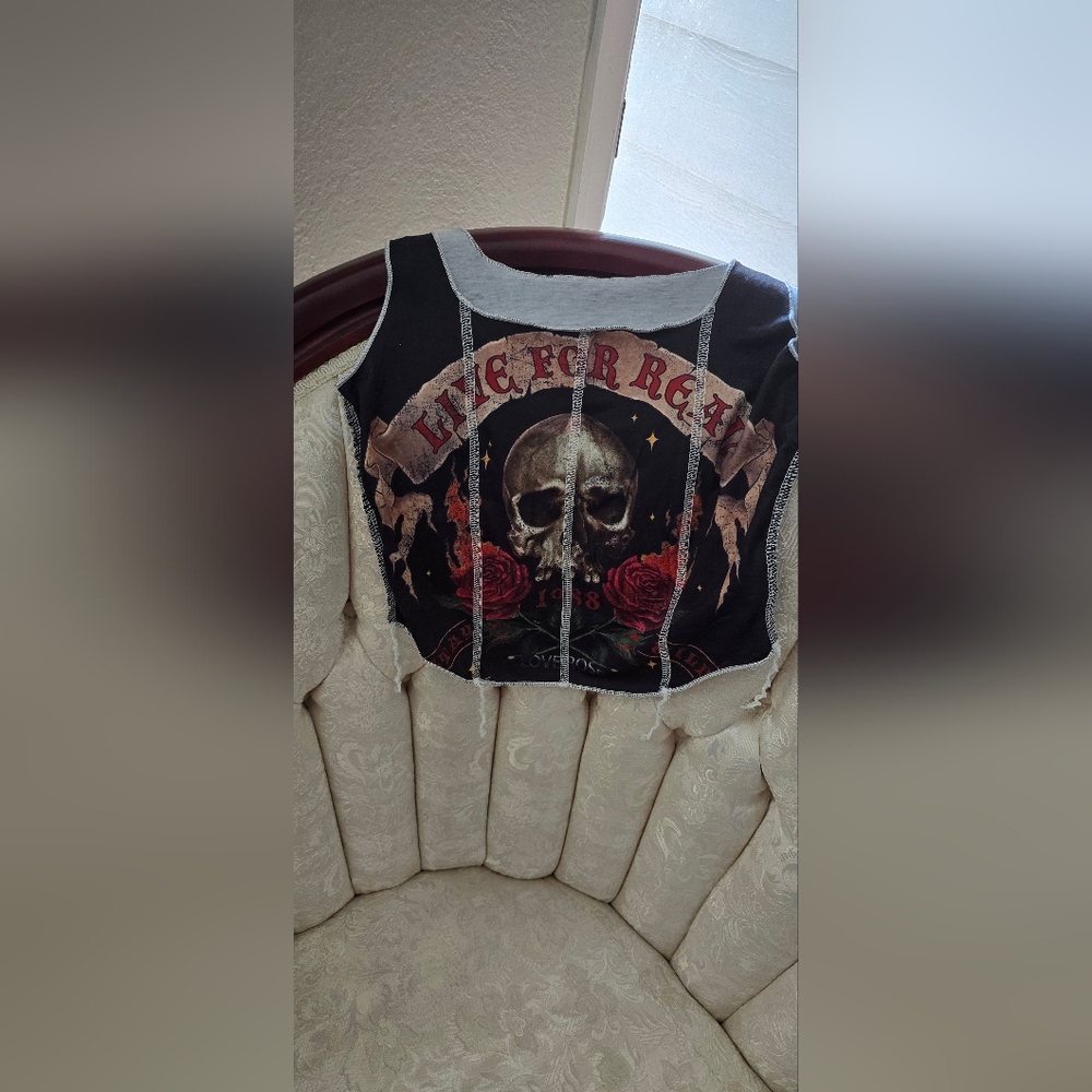 Live For Real Skull Graphic Top